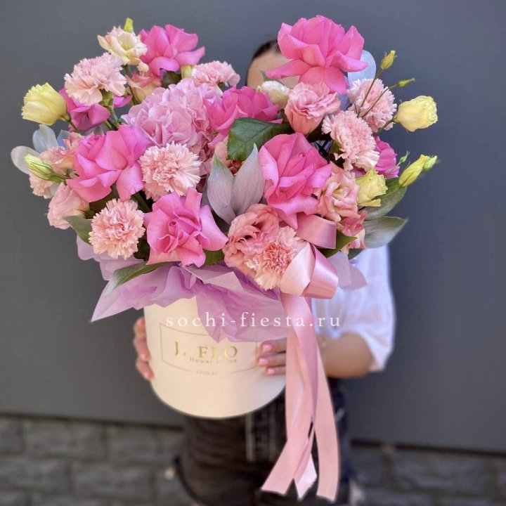 Цветочный бокс "Сальма" в Санкт-Петербурге