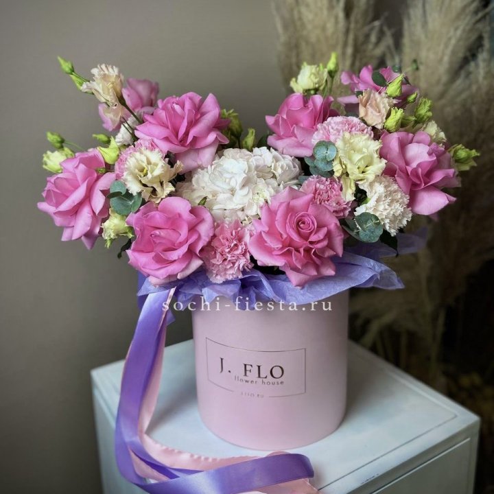 Цветочная коробка "Мишель" в Санкт-Петербурге