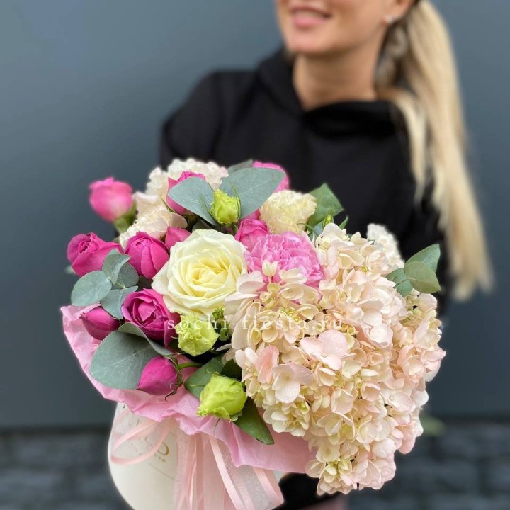 Дизайнерский цилиндр №4 в Санкт-Петербурге