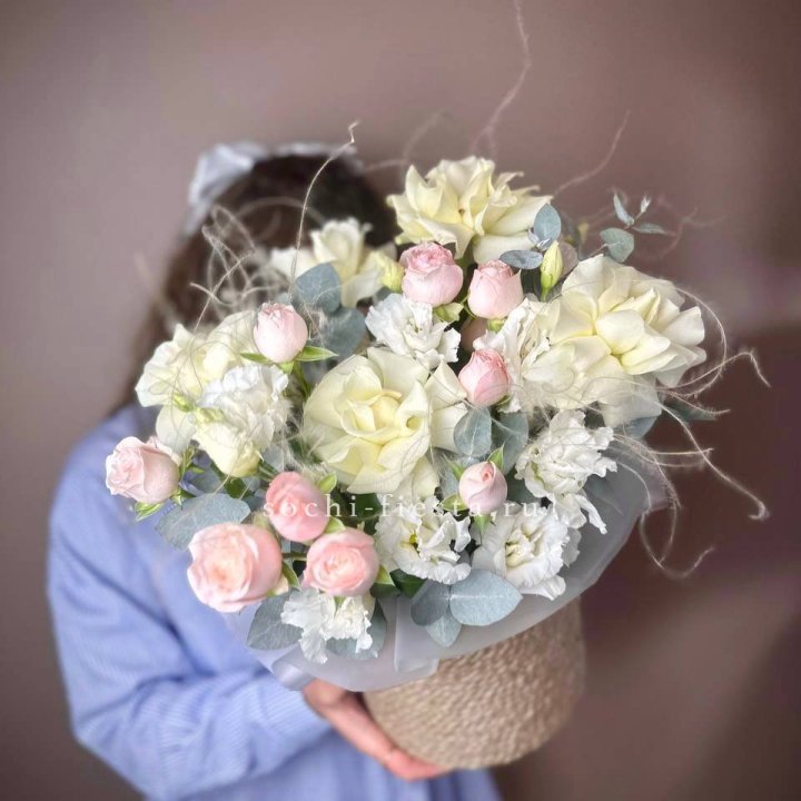 Авторский бокс "Милена" в джутовом кашпо в Санкт-Петербурге