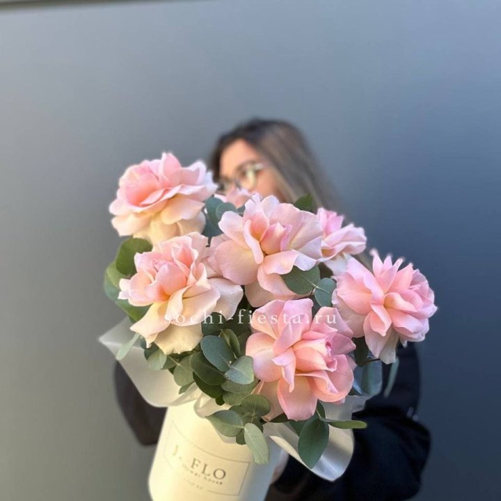 Французские роз в боксе в Санкт-Петербурге