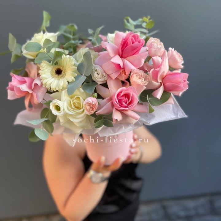  Коробочка  "Полу месяц" с доставкой в Санкт-Петербурге