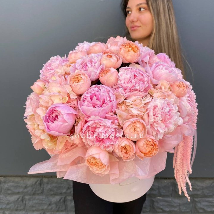 Коробка с пионами "Дабл фловер" в Санкт-Петербурге