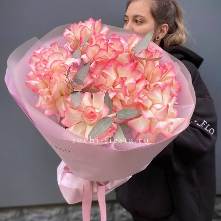 9 французских роз Джумилия в Санкт-Петербурге