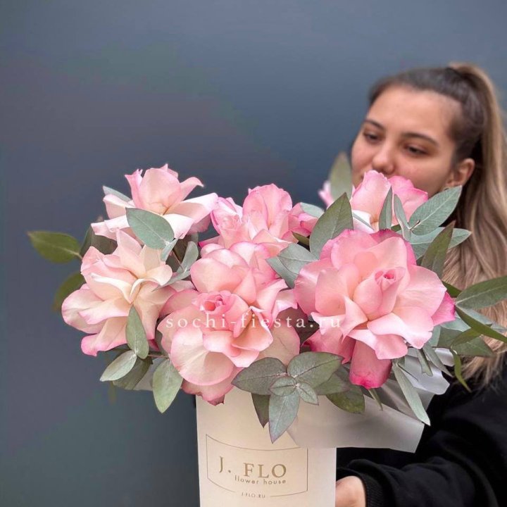 7 Французских роз в боксе в Санкт-Петербурге