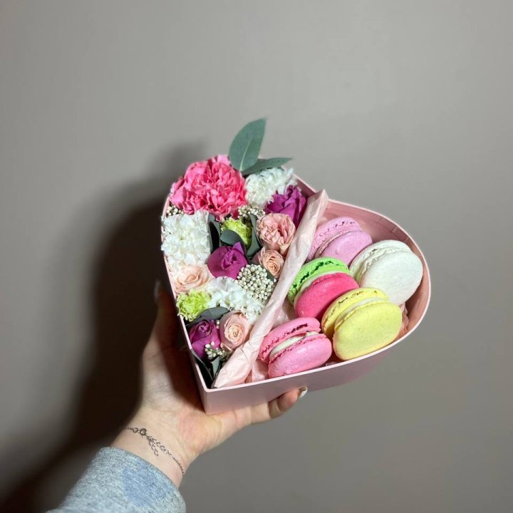 Дуо цветы и макаронсы в Санкт-Петербурге