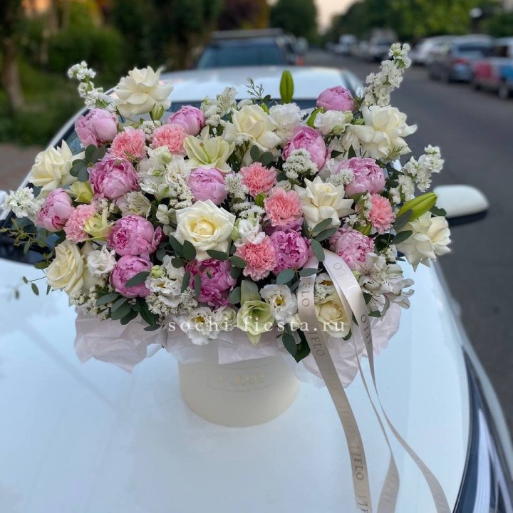 Дизайнерский цилиндр "Вау-3" в Санкт-Петербурге