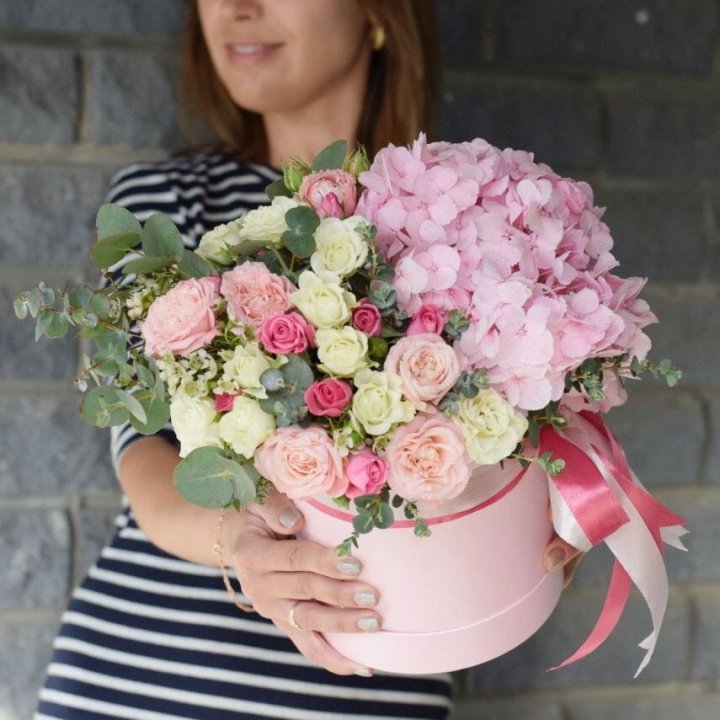 Дизайнерский цилиндр №1 с доставкой в Санкт-Петербурге