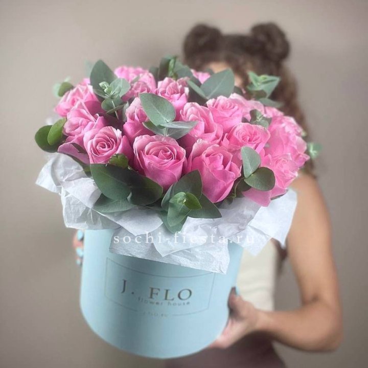 Бокс 27 роз в Санкт-Петербурге