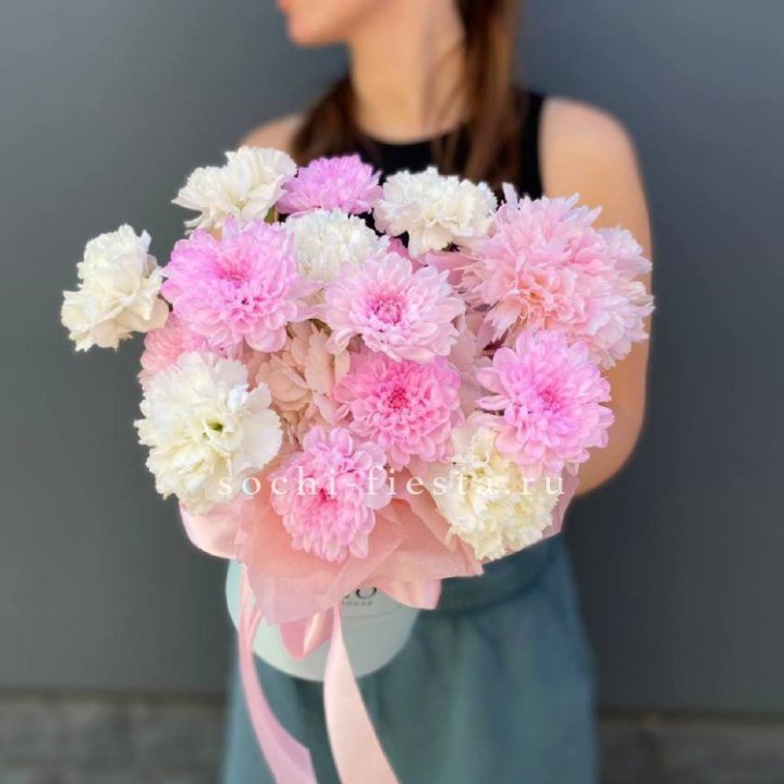 Коробка с цветами "Фиона" в Санкт-Петербурге