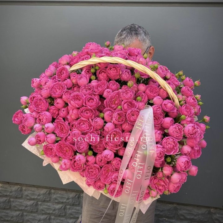 Корзина роз Мисти Баблс 151 в Санкт-Петербурге