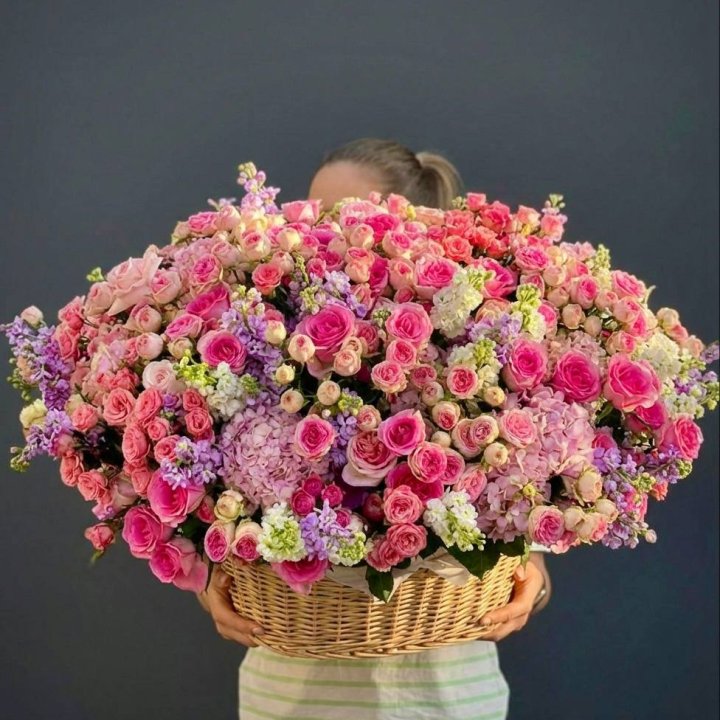 Цветочная корзина гигант №5 в Санкт-Петербурге
