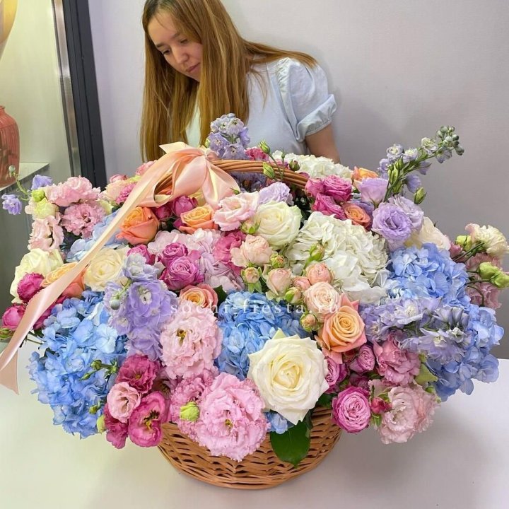 Авторская корзина "Экстра" с доставкой в Санкт-Петербурге