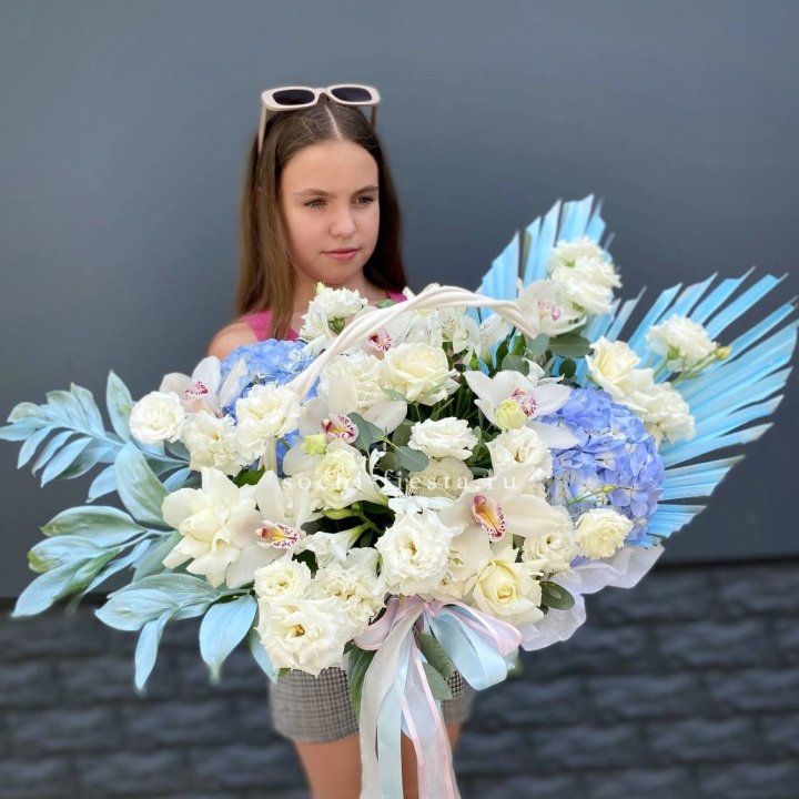 Цветочная корзина "Блю винч" в Санкт-Петербурге