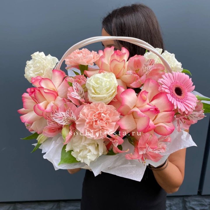 Летняя корзина №2 с доставкой в Санкт-Петербурге