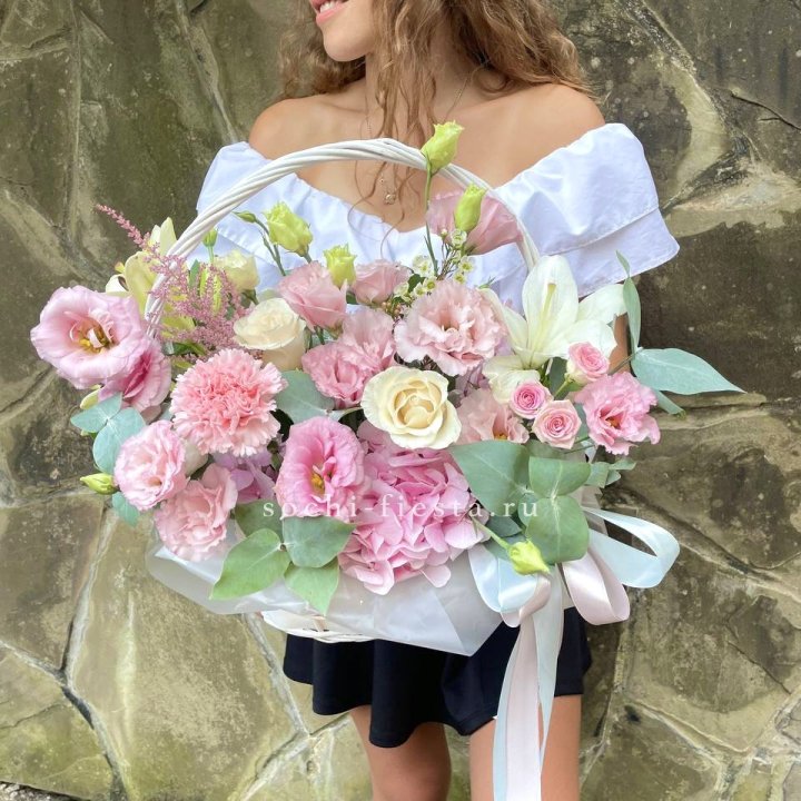 Авторская корзина "Миа" в Санкт-Петербурге