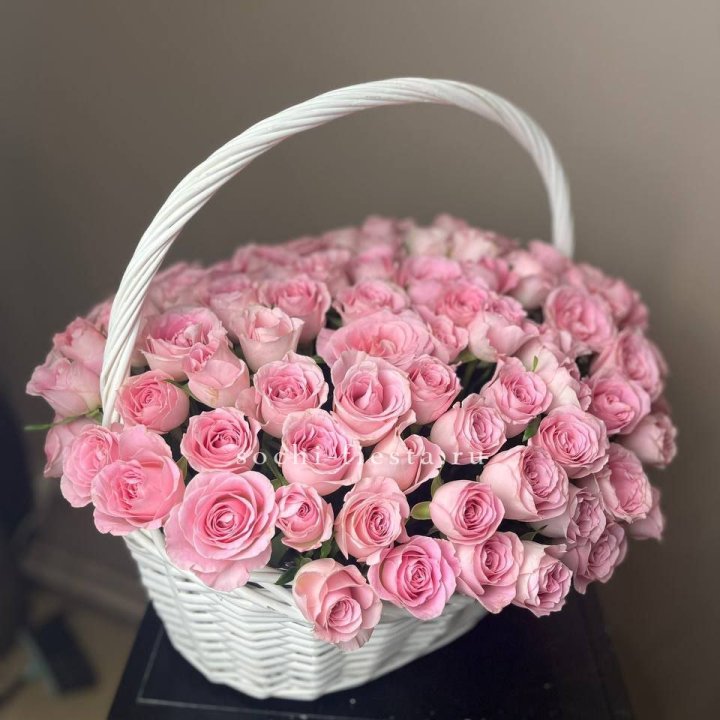 101 розовая роза в корзине в Санкт-Петербурге