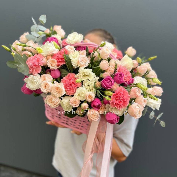 Цветочная корзина "Флоренция" в Санкт-Петербурге