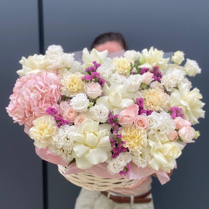 Корзина "Воздушная нежность" в Санкт-Петербурге