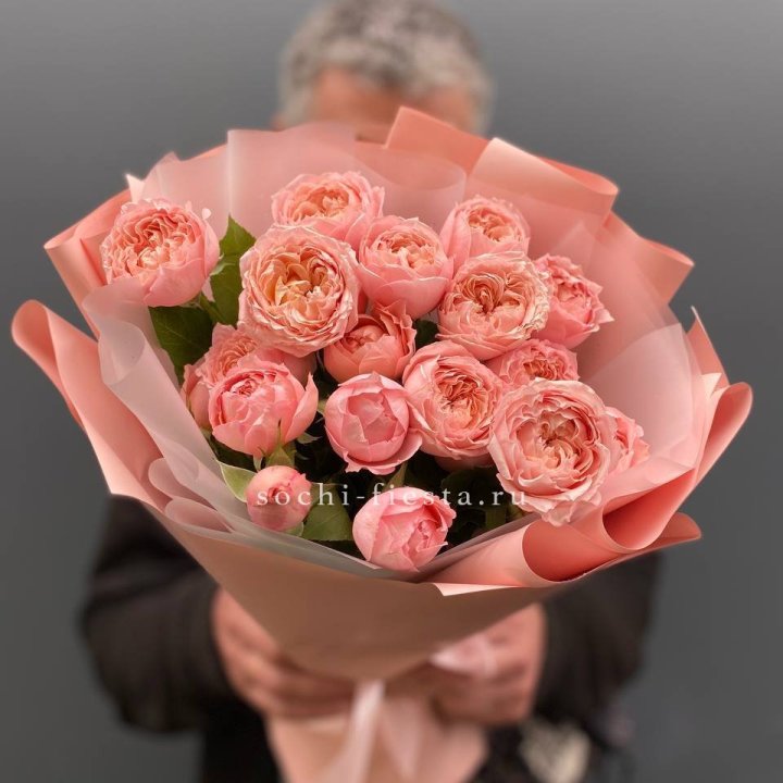 Букет комплимент из кустовых роз Джульетта в Санкт-Петербурге