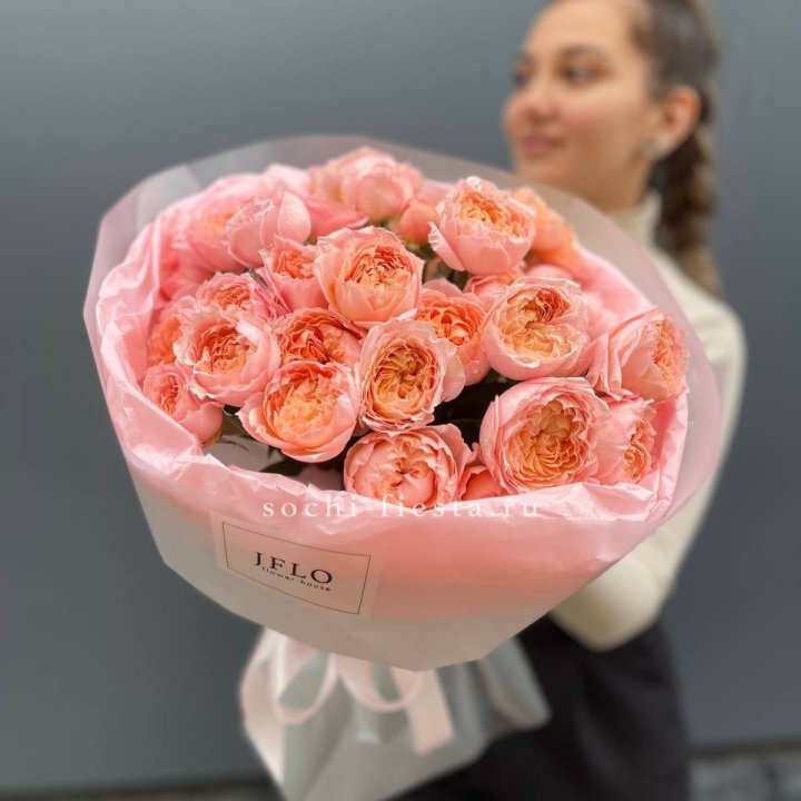 Букет из пионовидных роз Джульетта в Санкт-Петербурге