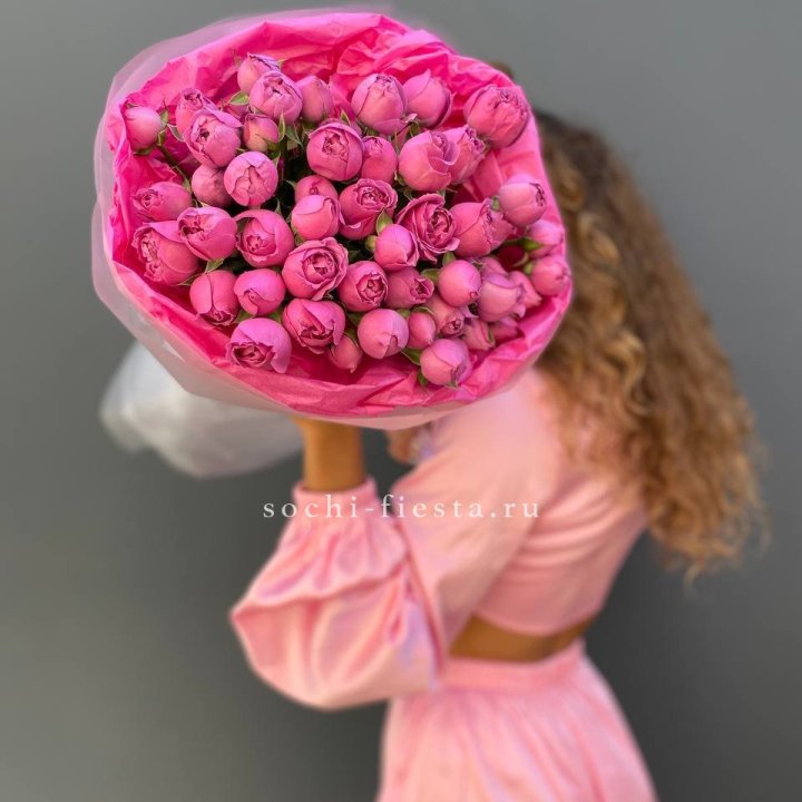 Букет из пионовидных роз  в Санкт-Петербурге