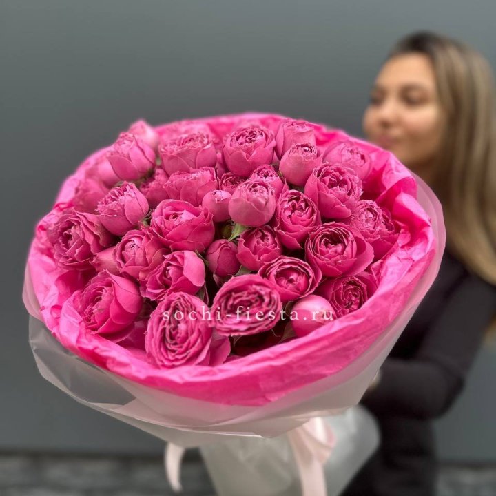 Букет из пионовидных роз  в Санкт-Петербурге