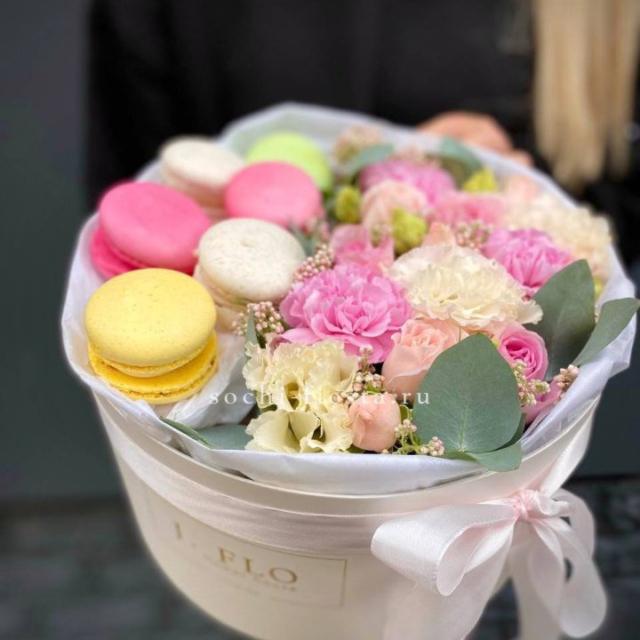 Бокс с макаронс "Тендернес" с доставкой в Санкт-Петербурге