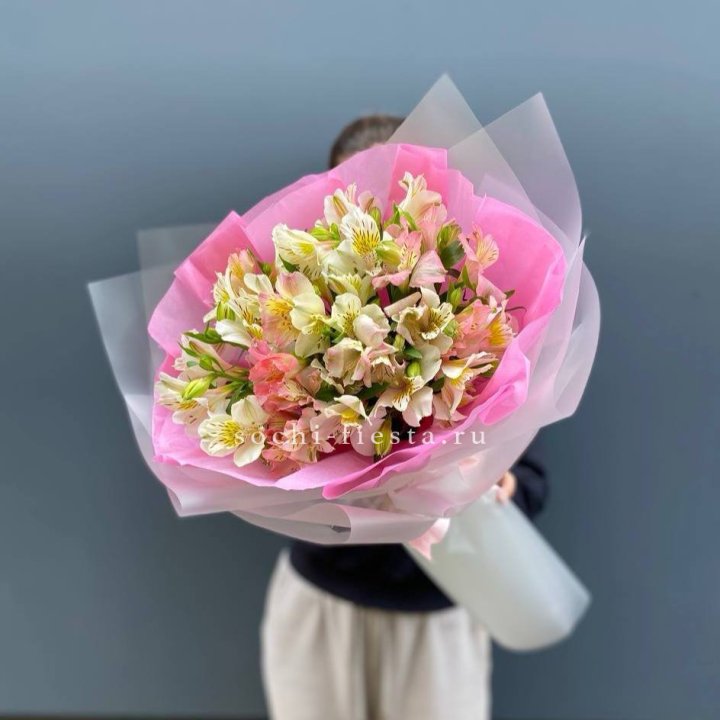 букет альстромерий "Черри" в Санкт-Петербурге