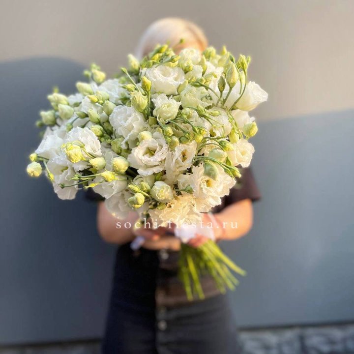 Букет эустом под ленту  в Санкт-Петербурге