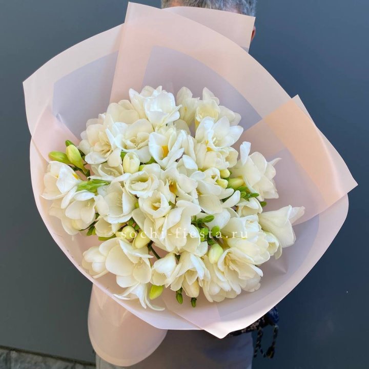 Букет белых фрезий  в Санкт-Петербурге