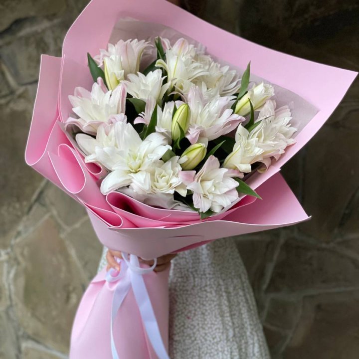 Букет пионовидных лилий №1 в Санкт-Петербурге