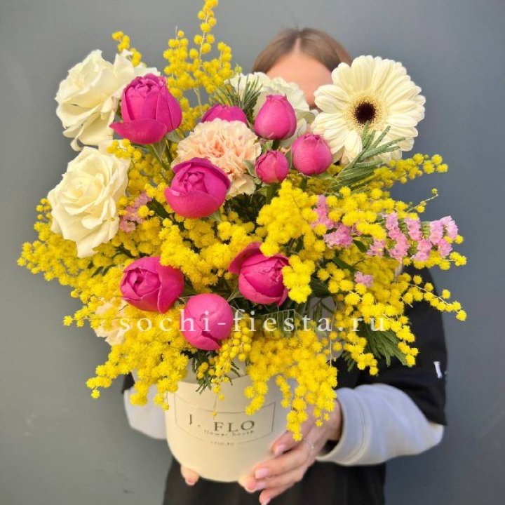 Цветы в боксе "Слобода" в Санкт-Петербурге