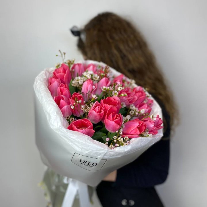 Дуо тюльпаны с хамелациумом в Санкт-Петербурге