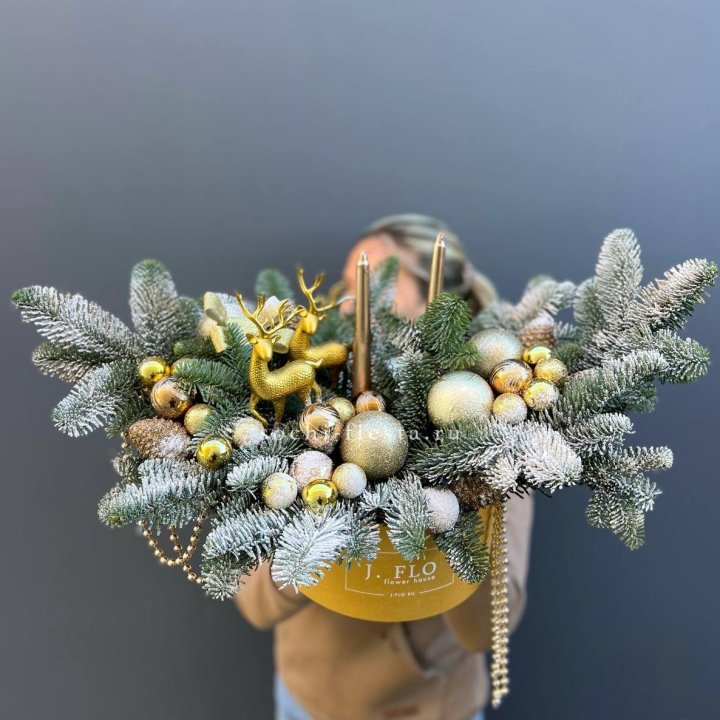 Композиция "Мери крисмас голд" в Санкт-Петербурге