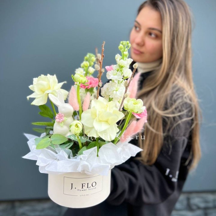 Цветочный бокс "Пасхальная композиция" в Санкт-Петербурге