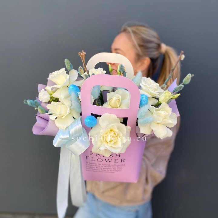 Цветочная сумочка "Пасхальная композиция" в Санкт-Петербурге