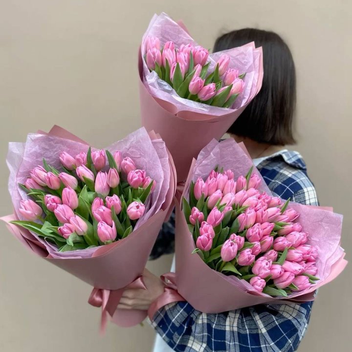 Букет розовых тюльпанов в Санкт-Петербурге
