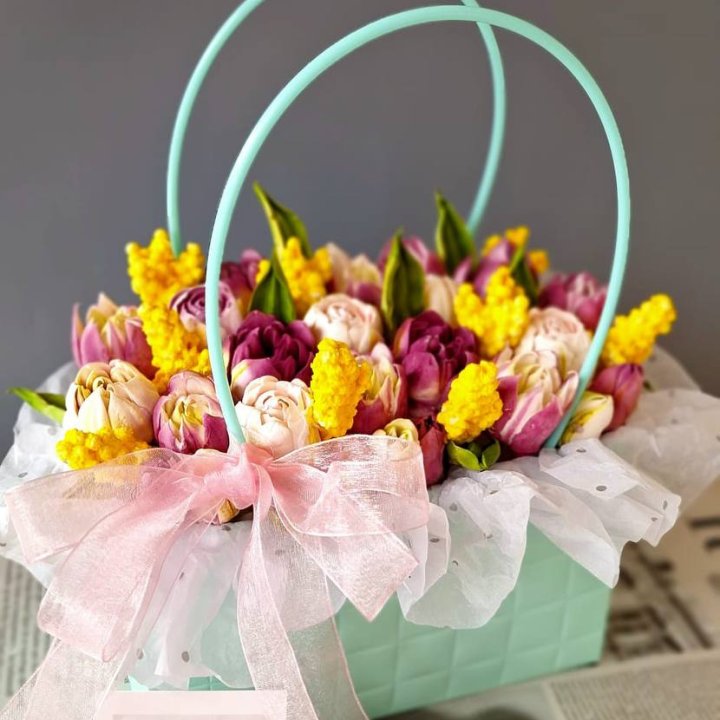 Тюльпаны в сумочке из зефира в Санкт-Петербурге