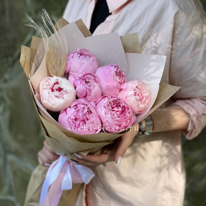 Букет пионов "Венди" в Санкт-Петербурге