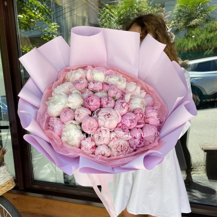 51 розовый пион в Санкт-Петербурге