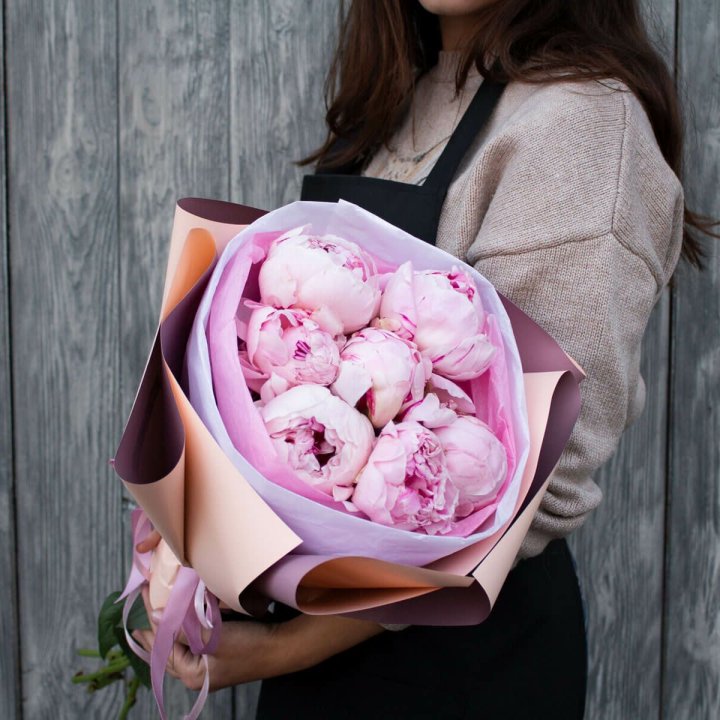 7 зефирных пионов в оформлении в Санкт-Петербурге