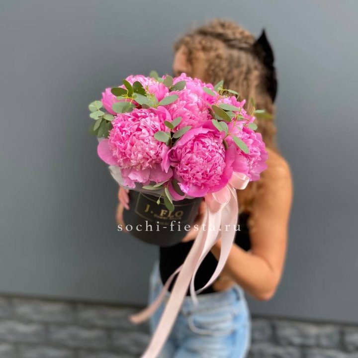 Дизайнерский цилиндр "Фломени" в Санкт-Петербурге