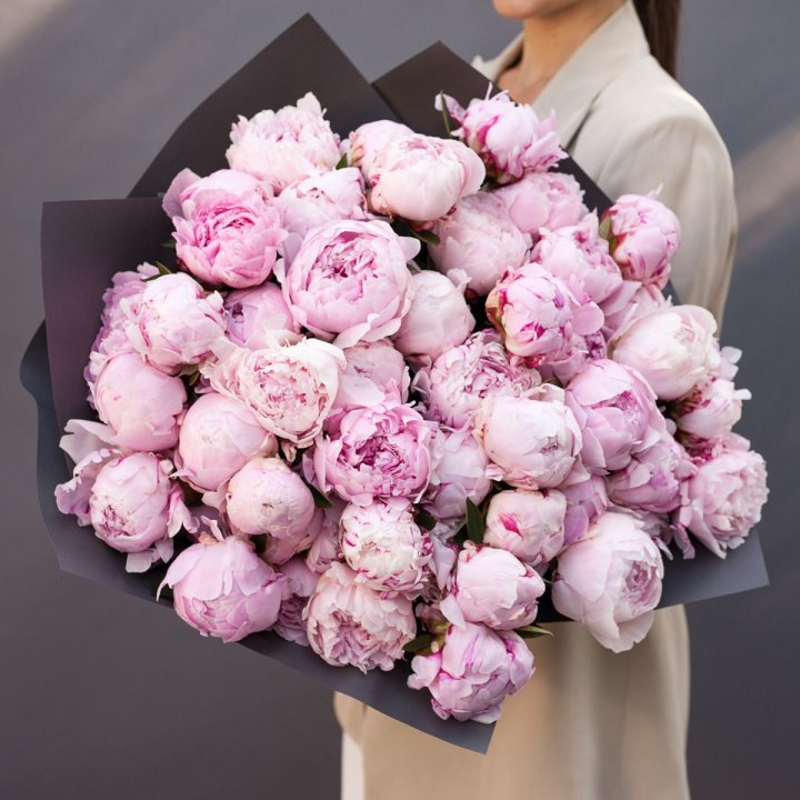 Пионы охапка в Санкт-Петербурге