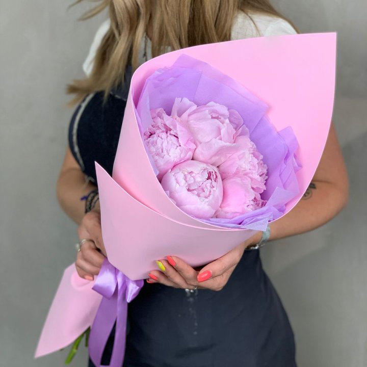 Букет пионов "Файв" в Санкт-Петербурге