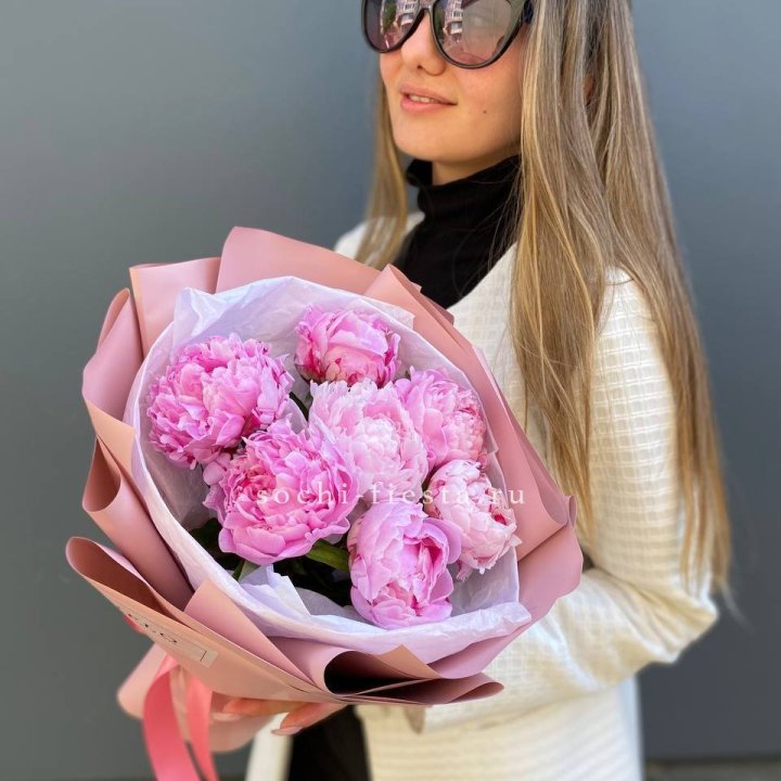 7 пионов в оформлении в Санкт-Петербурге