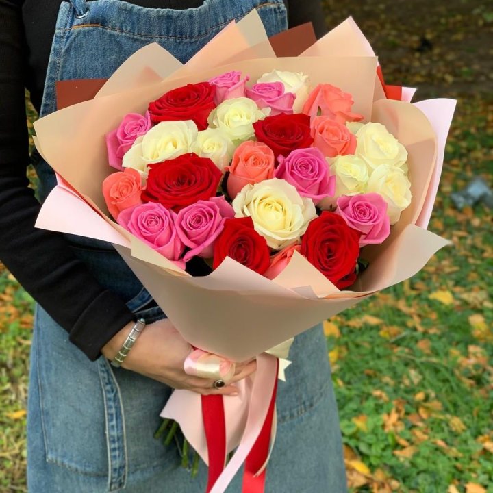 25 роз "Карусель" в Санкт-Петербурге