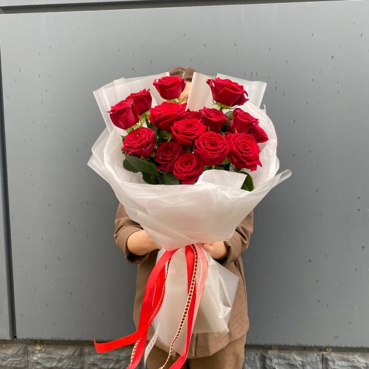 15 высоких роз  в Санкт-Петербурге