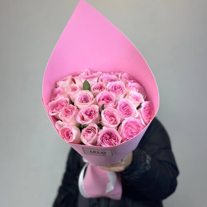 25 нежных роз в Санкт-Петербурге