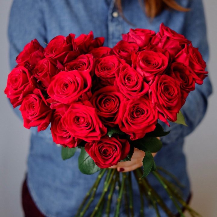 25 красных роз в Санкт-Петербурге